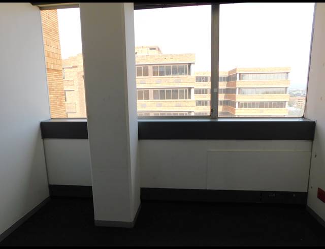 2,000M² OFFICE TO LET IN FERNDALE